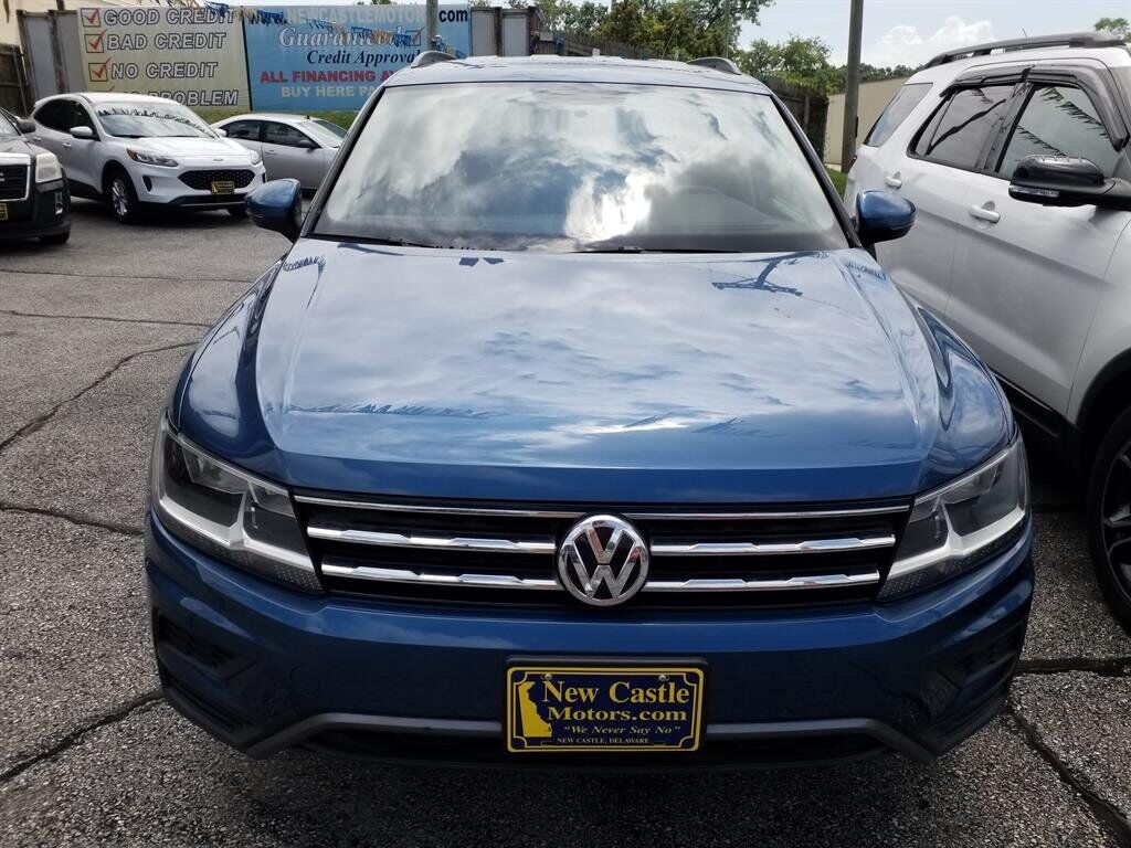 3VV1B7AX2JM044262-2s