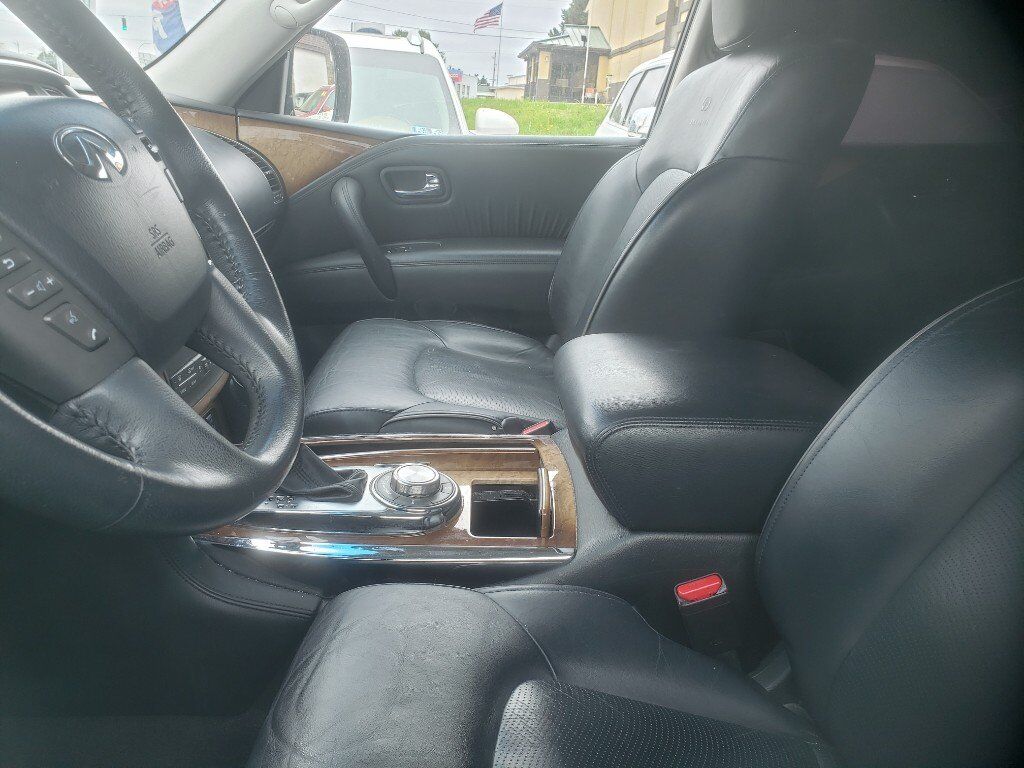 JN8AZ2NE4E9069470-5s