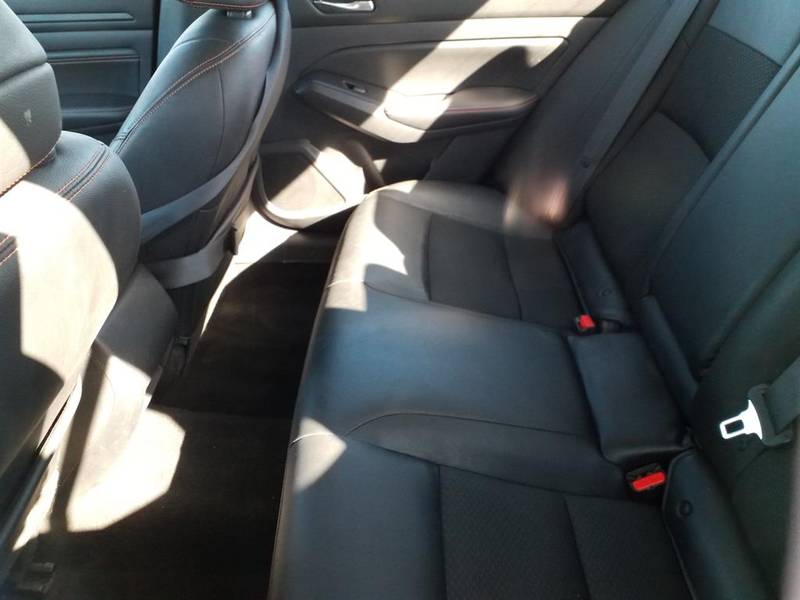 1N4BL4CW7KN304977-6s