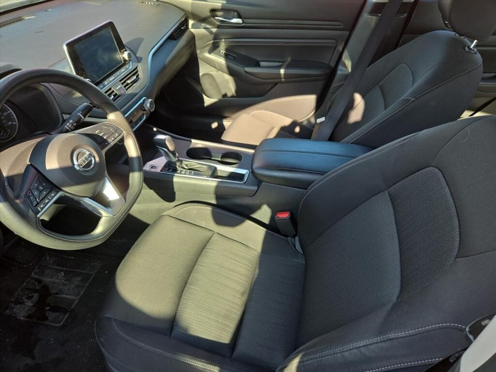 1N4BL4BV4KC228784-5s