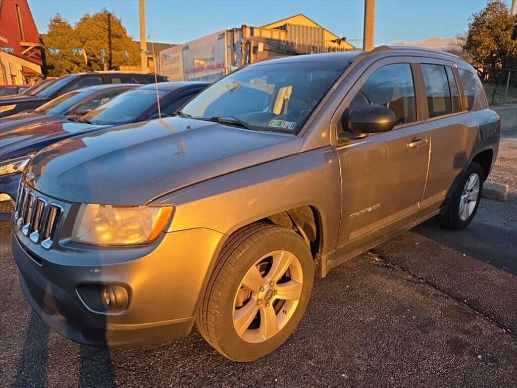 1C4NJCEA8CD602275-1s