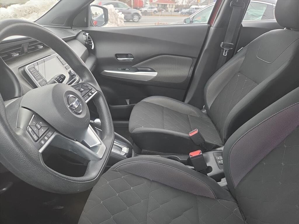 3N1CP5CVXLL527499-5s