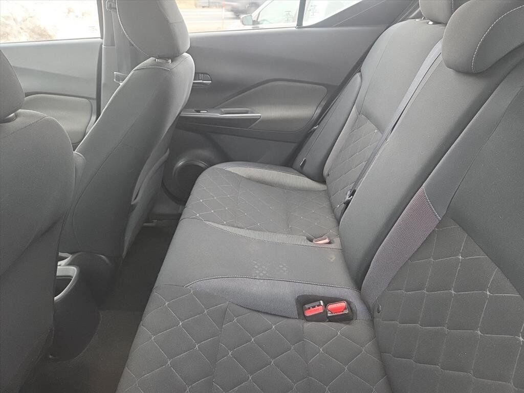 3N1CP5CVXLL527499-6s